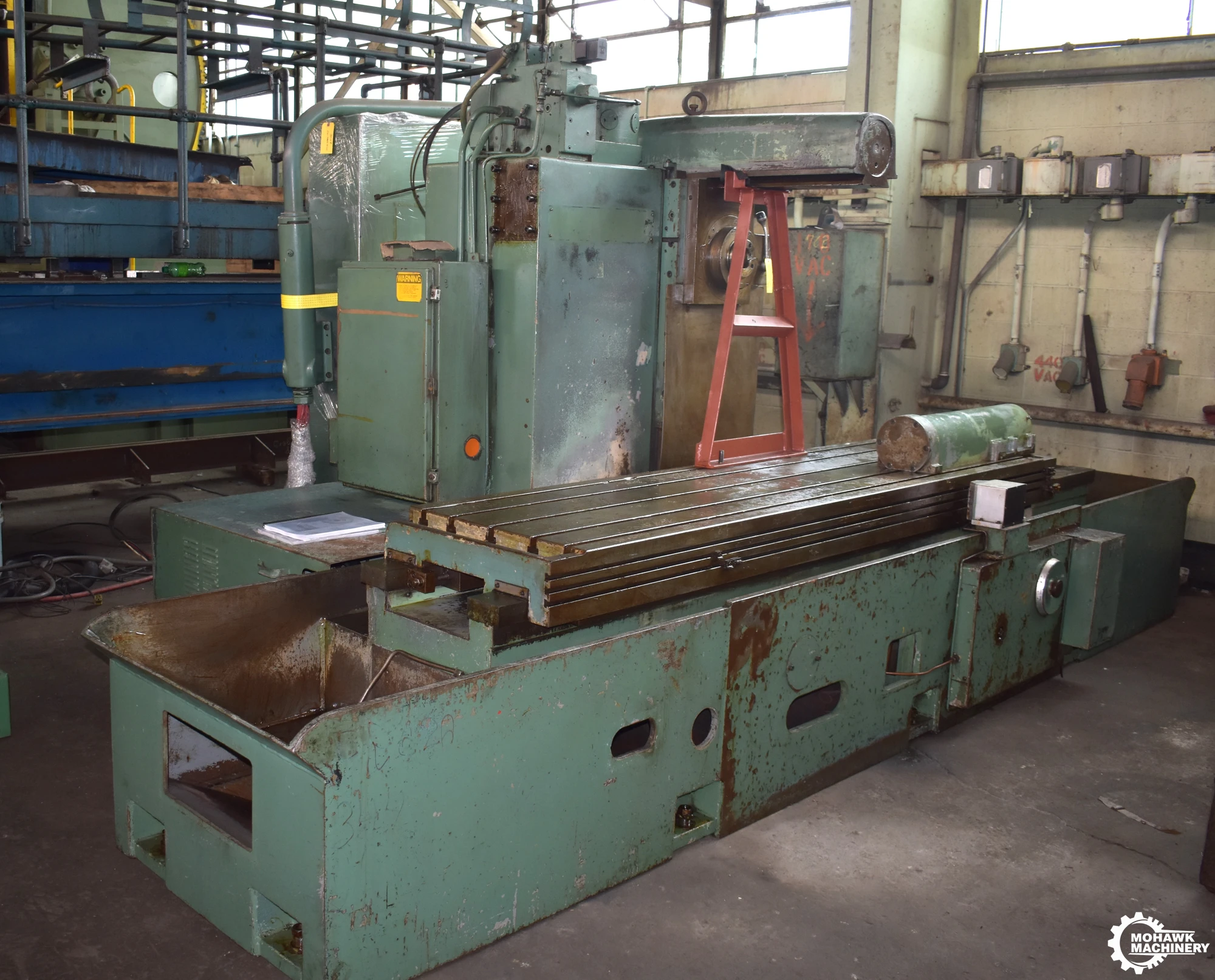 425-266 CINCINNATI-MILACRON "HYPOWERMATIC DL" HORIZONTAL-SPINDLE PRODUCTION MILL w/RISE & FALL HEAD TRAVEL - AUTOMATIC QUILL RETRACTION
