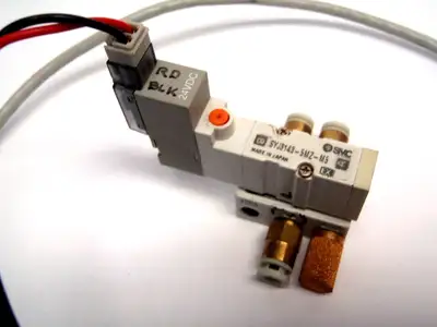 USED SMC SOLENOID VALVE 24VDC 5 WAY VALVE BASE