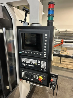 Maxcut VM-1000 CNC Mill