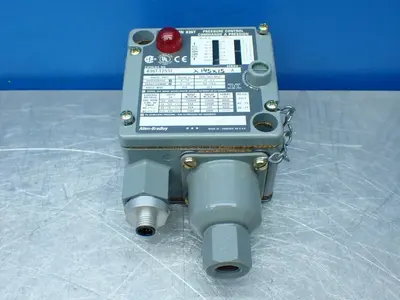 NEW ALLENBRADLEY 836TT253J