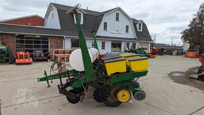 USED JOHN DEERE 7000