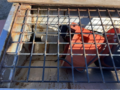 Swenson Stainless Steel Pickup Truck Salter. Motor is good, gearbox is bad. Municipality owned, load...