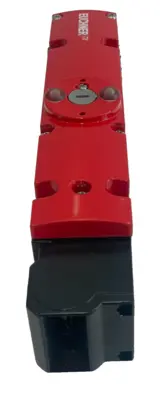NEW EUCHNER TX2C-A110M LOCKING SAFETY SWITCH TX2CA110M