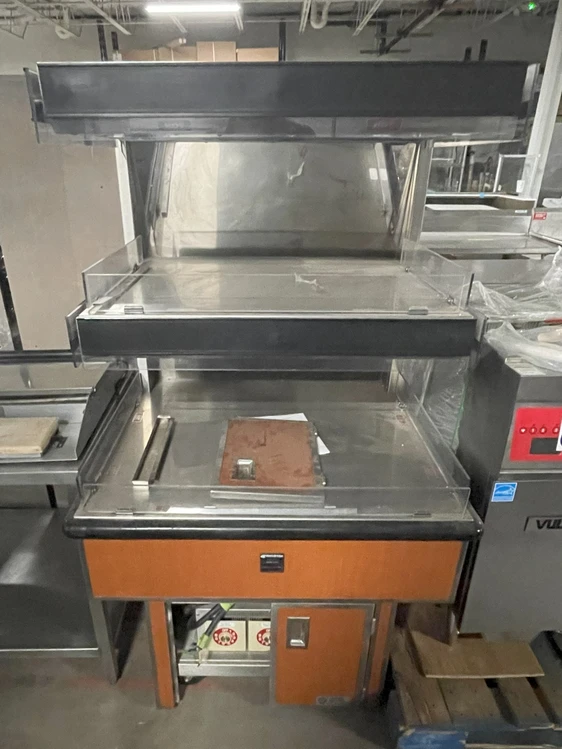 Used _UNKNOWN_ DIMENSIONS: Heated Cabinets & Displays Michigan US | Grocery Equipment Sales #1068789