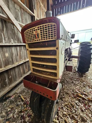 FARMALL 560 Tractor | Iron Listing (11)