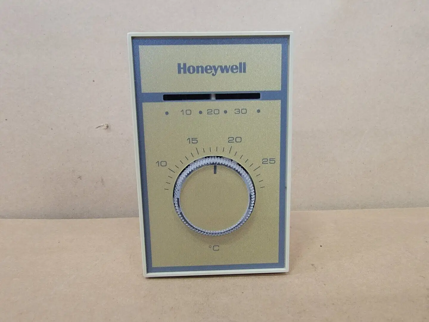 NEW HONEYWELL T651A 3026