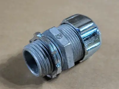 NEW THOMAS & BETTS 2523