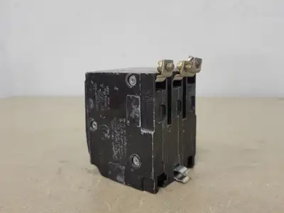 USED SQUARE D QOB330