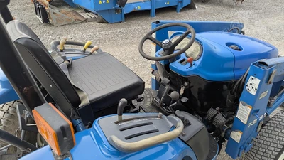 USED 1999 NEW HOLLAND TC33D