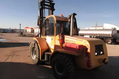 Used 2012 LOAD LIFTER 2416-12D Internal Combustion Forklifts: Pneumatic Tire Manitoba CA | Conquest Truck & Auto Sales #1421379