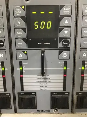 USED HUSKY 9152