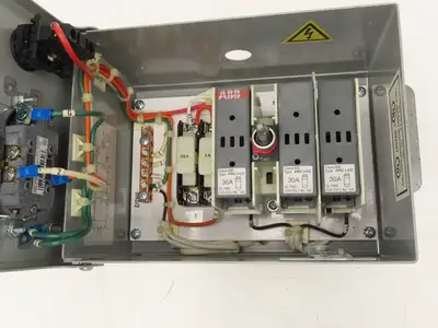 Daykin Stepdown Power Transformer 3kVA 1Ph HV 480V LV 120V with Receptacle