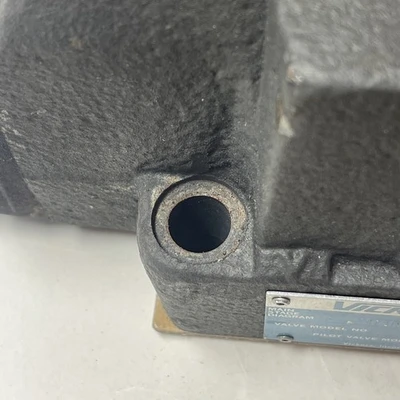 USED Vickers DG5S-8-33C-T-M-U-HL7-30-EN502