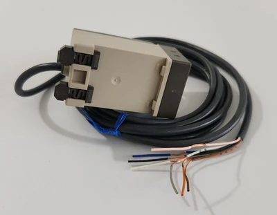 NEW Omron E3X-NM11