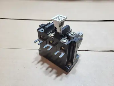 Used ALLEN-BRADLEY 40185-800-01 Relays & Switches British Columbia CA | Lenmark #1489022
