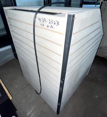 72-0460 JSI RF-RBS033S-DC-310-C Slanted Produce Case