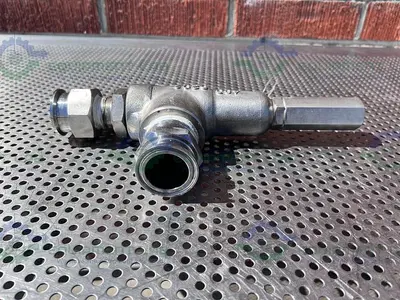 USED CHALMERS & KUBECK 19226LCO PRESSURE RELIEF VALVE 70 PSI, 1" SANITARY FITTING