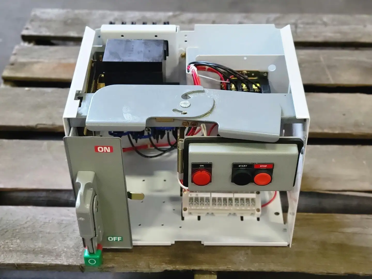 NEW SQUARE D MODEL 6