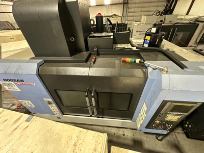 USED 2010 DOOSAN DNM400