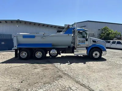 USED 2018 PETERBILT 579