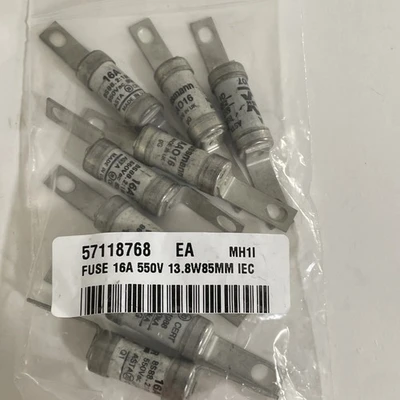 Large Lot Of Fuses (See Photos) Variety Of Amps And Volts