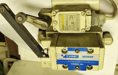 Omron WLCA2 Tokimec D4NS-4AF D4NS4AF Mitsubishi MJ Safety Interlock Door Switch