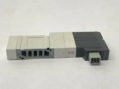Used SMC Plug-In SIngle Solenoid Valve 5-Port Solenoid Valves Michigan US | Maverick Industrial Sales #1401140