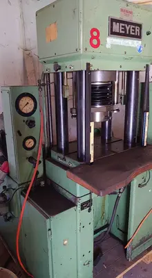 USED 1982 MEYER 30T