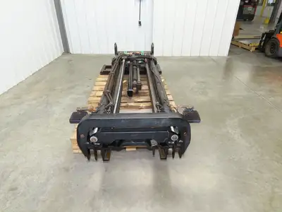Yale Forklift Mast 218.5" 3-Stage Tilt Class 2 Electric 2900lbs ESC030FAN36TE094