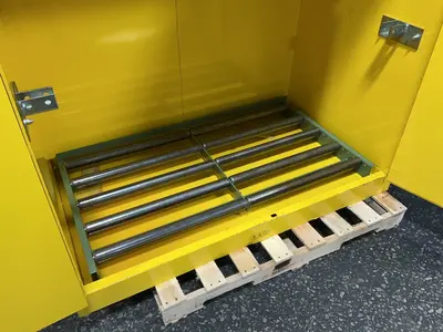 Used JUSTRITE _UNKNOWN_ Cabinets Ohio US | HGR 24 #1343720