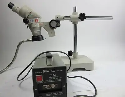Nikon Microscope with fibre light
