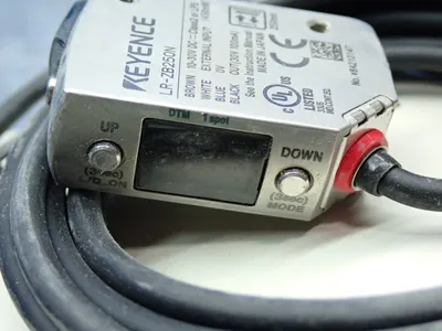 NEW KEYENCE LRZB250N