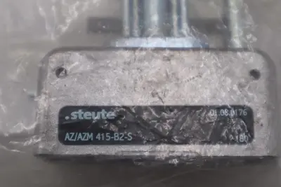 STEUTE AZ/ AZM 415-B2-S  Actuator 101203908 STOCK K-3774