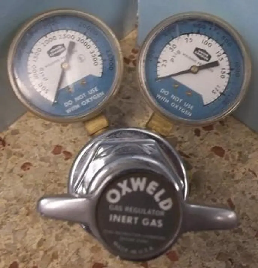 QTY. 1. OXWELD UL LISTED COMPRESSED GAS REGULATOR ...