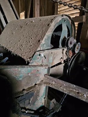 NEW IDEA 325 Harvesting Equipment | Iron Listing (40)