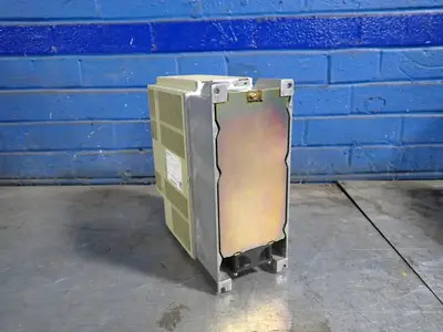 USED YASKAWA SGDB03VDY1
