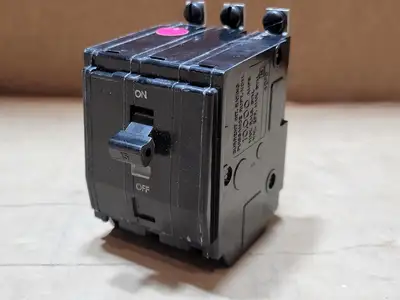 USED SQUARE D QOB315