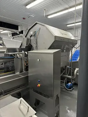 USED 2017 JBT FINTON SWEET BELL PEPPER COREING MACHINE 2016115/320