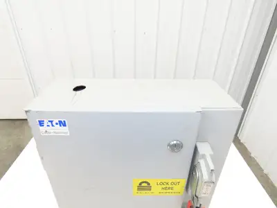 Eaton Cutler Hammer NEMA 1 Combination Motor Starter 30A 600V Disconnect
