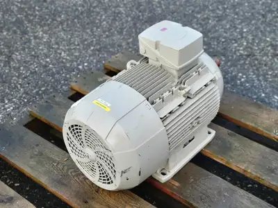25 hp, 575 volts, 3560 rpm, 160L Electric Motor