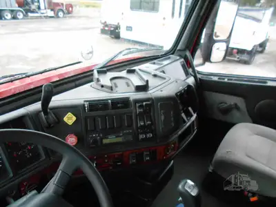 Used 2001 VOLVO VNL42T670 Conventional trucks Arizona US | Tuscon Trux & Equipment Sales #1566176