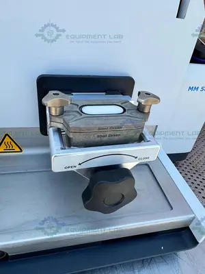 Used RETSCH MM 500 BENCH TOP MILL MIXER W/ 2- 50ML AND 2 - 125 ML MIXER BUCKETS Mills / Grinders California US | Equipment Lab #1302457