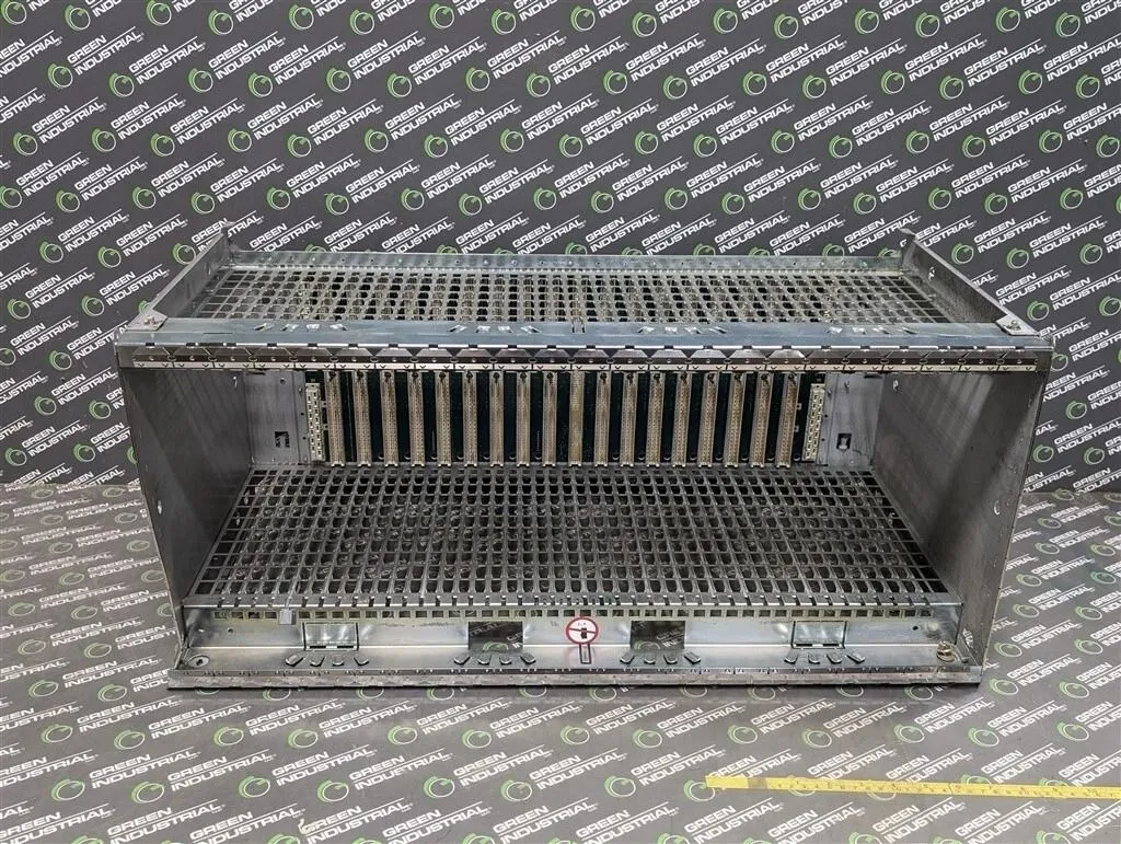 Siemens S30804-Q5388-A000-04 HiPath LTUW Backplane / Slot Rack Chassis Used