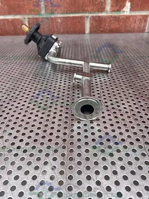 USED ITT PURE FLO .75-316L-SFV5 4 -WAY DIAPHRAGM VALVE W/  3/4"  SANITARY FITTING