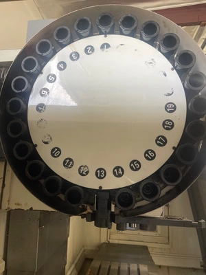 2007 AKIRA SEIKI PERFORMA V5A-XP Vertical Machining Centers | PM Machines (8)