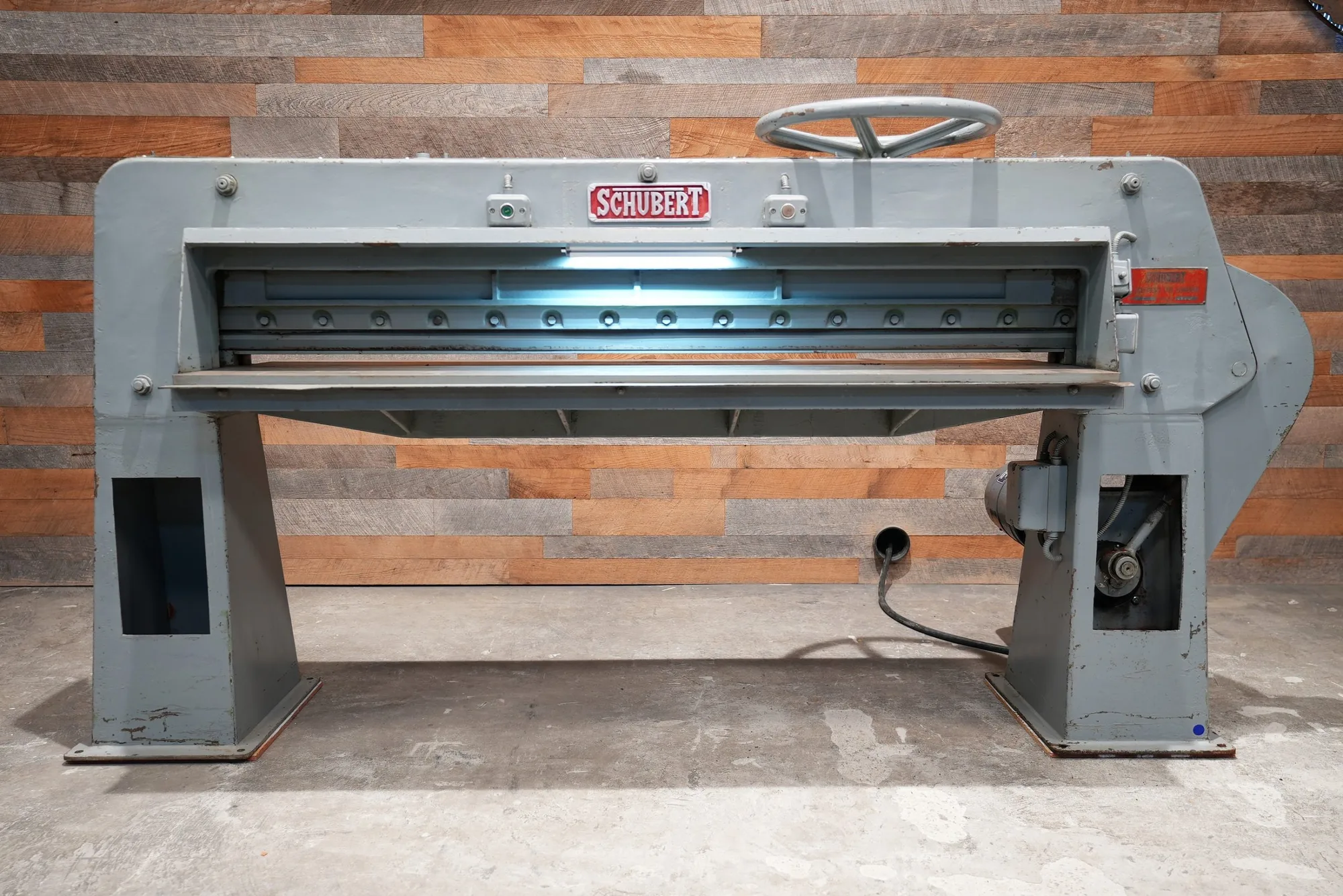 Schubert 72″ Veneer Guillotine