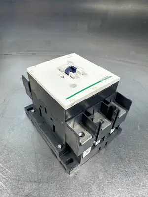 Schneider Electric LC1D1506 1000 Volt 250 Amp 24 VDC Coil Contactor (BIN-1.1.1)