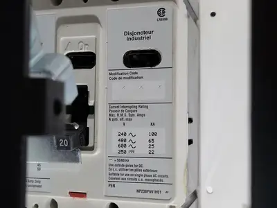 Used EATON SVX007A1-5A4N1 Switchgears British Columbia CA | Lenmark #240171