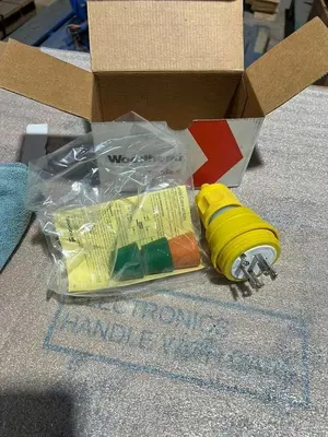 Woodhead 28W76 Watertite Turnex Plug NEW OPEN BOX STK L701CC