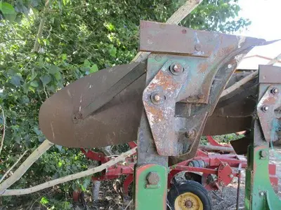 Ace Rollover Plow - 4 Bottom